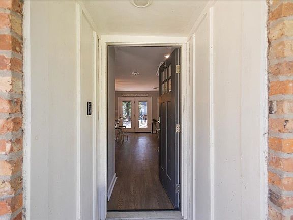 4th image of 1011 Forrest Ln