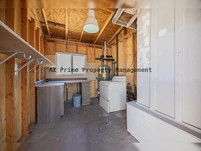 2830 E Sheridan St — Photo 16