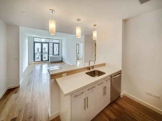 Rented by MNS | media 18