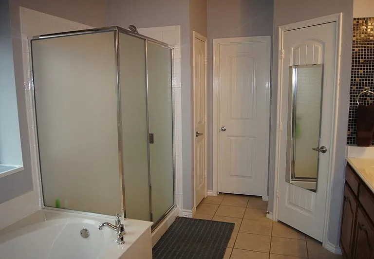 332 Kansas Trl — Photo 2