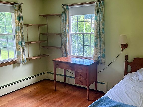 4th image of 118 Bliss St