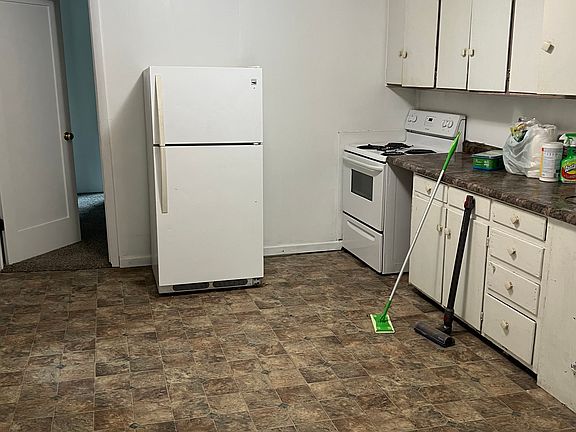 3rd image of 223 E Dayton St APT 2
