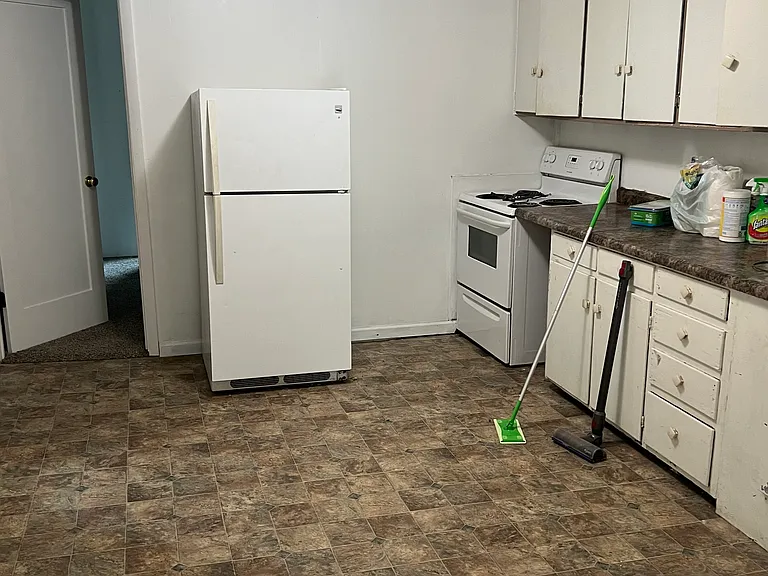 223 E Dayton St #2 — Photo 3