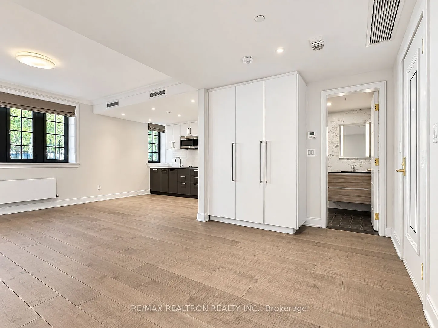 Studio, $2,395 — Photo 2