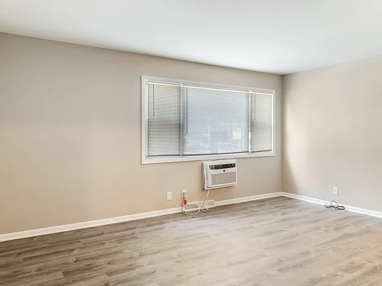 4222 S 51st St #7 — Photo 7