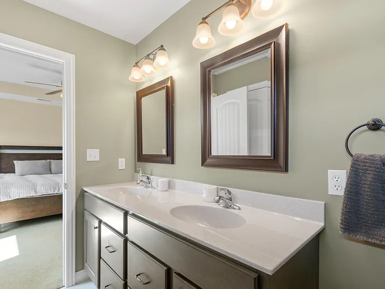 5611 Abercorn Dr — Photo 14