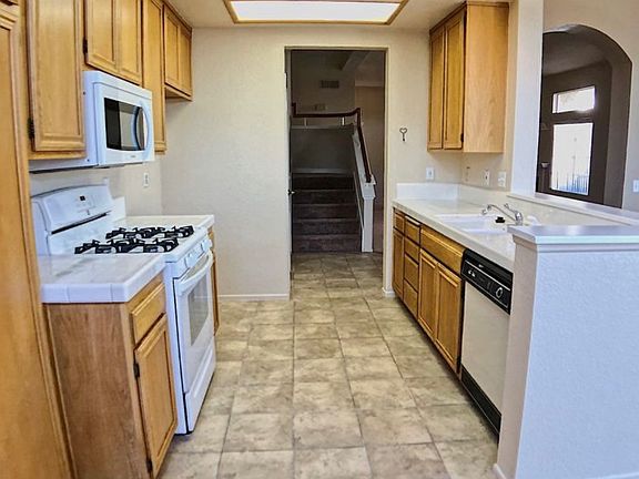 5th image of 660 Ivywood Ln Unit B
