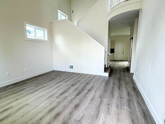 4th image of 576 Marin Ave