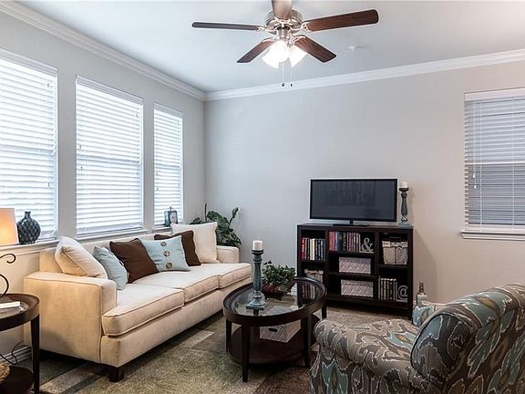5th image of 500 N Chestnut St APT 7