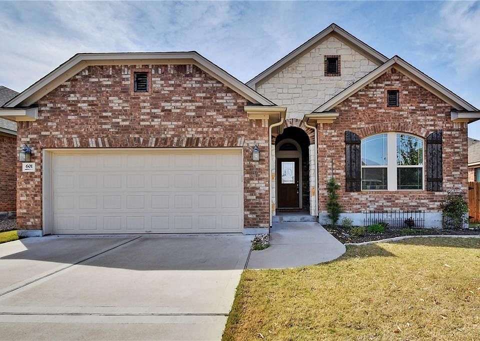 1st image of 601 Cerezo Dr