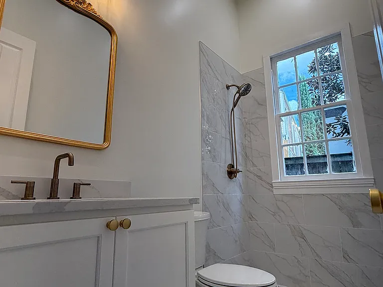 1421 Thalia St — Photo 7