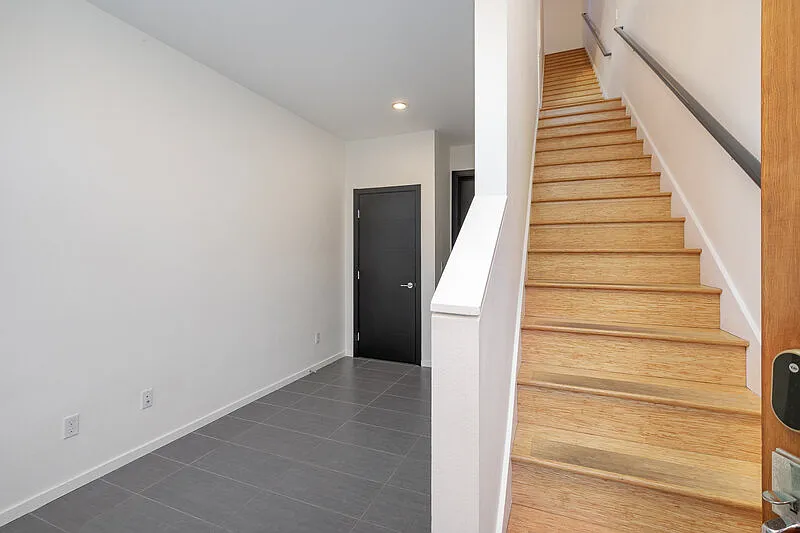 2 bed, 2.5 bath, 1544 sqft, $4,000 — Photo 2