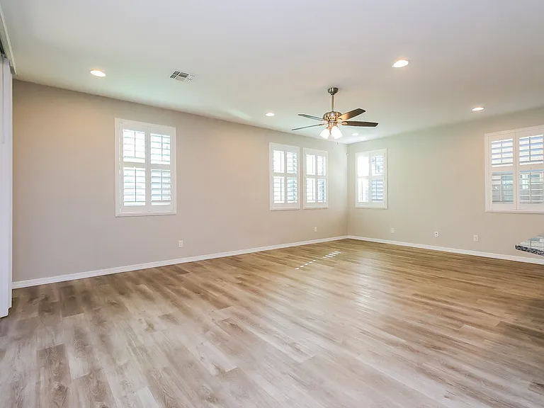 5637 E Alder Ave — Photo 5
