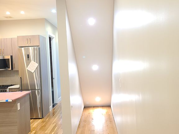 2nd image of 344 McGuinness Blvd APT 1R