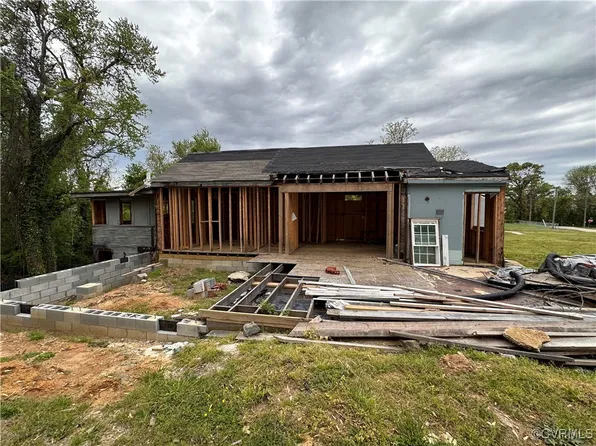 522 Saint Andrew St, Petersburg, VA 23803
