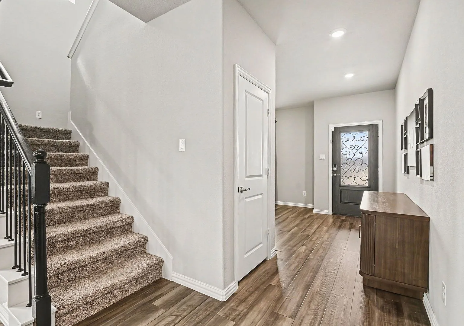 Modern Luxury & Spacious Living in Desirable North Fort Worth! Built in 2023, this beautiful 4-be... — Photo 3