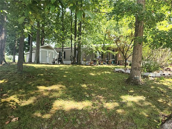 4th image of 82 N Lakewood Dr