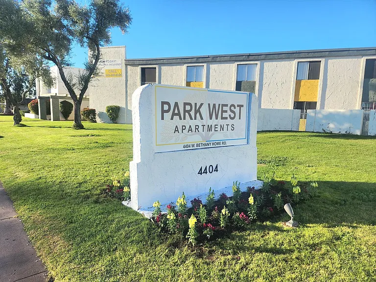 Park West Apartments — Photo 43