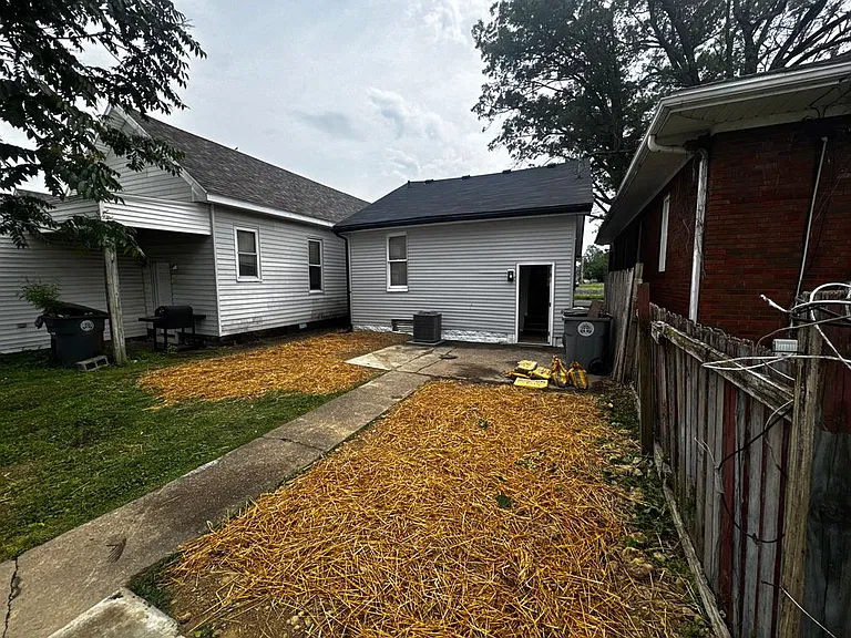 1440 E Division St — Photo 19