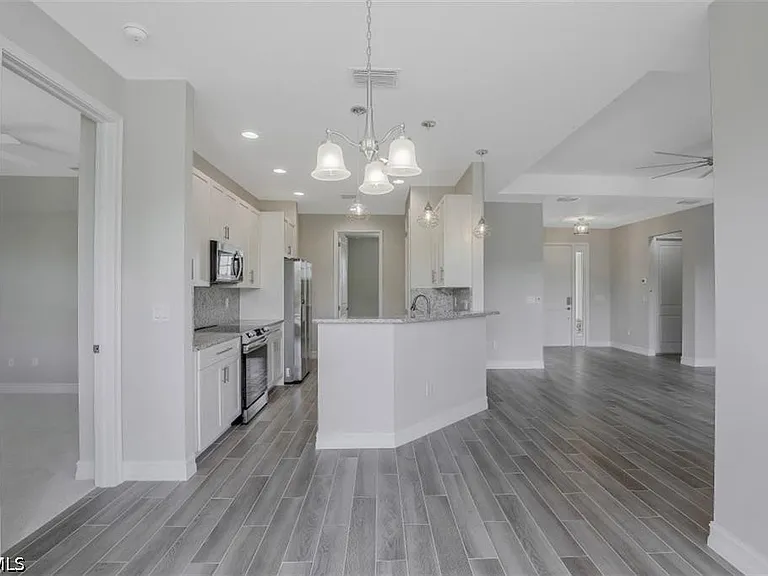 37 SE 23rd Ave — Photo 17