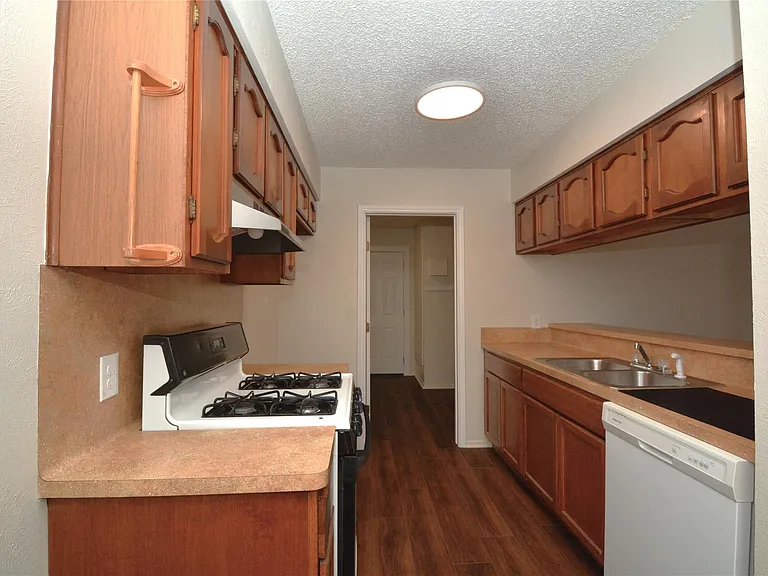 11314 Walnut Ridge Dr #B — Photo 6