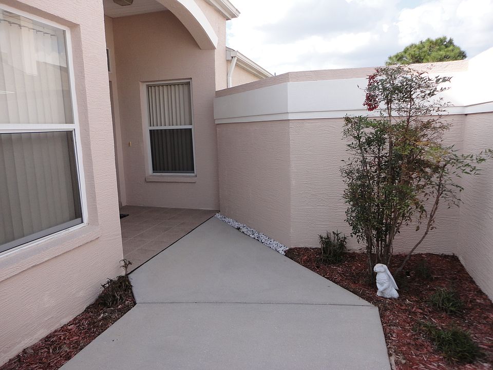 2nd image of 415 Royal Palm Way