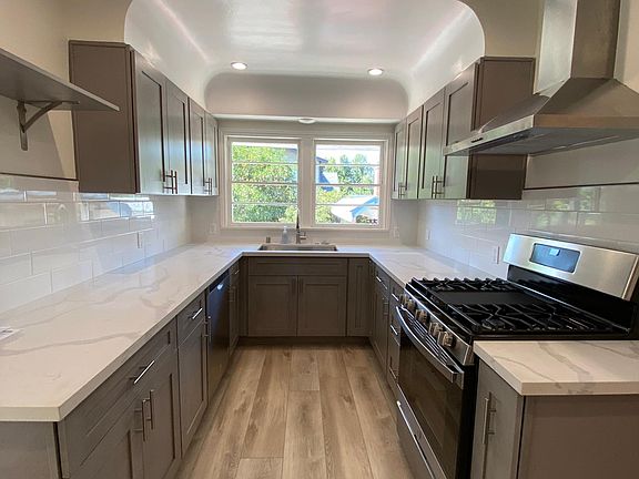 5th image of 147 El Nido Ave