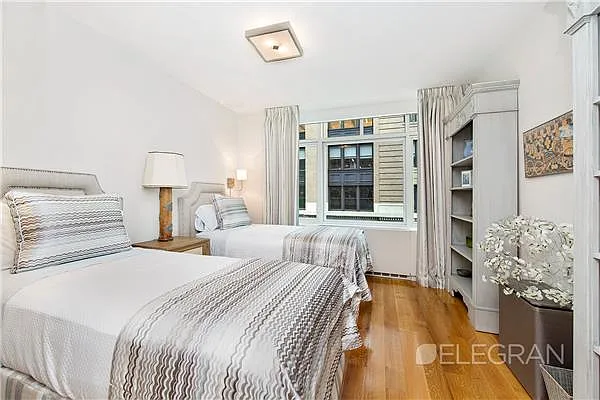 Sold by (Legacy) Elegran | media 6
