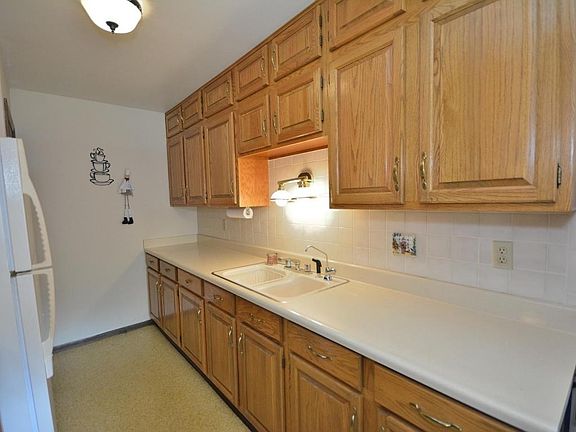 5th image of W169N11478 Biscayne Dr