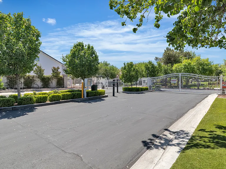 1568 Lamplight Village Ln — Photo 50