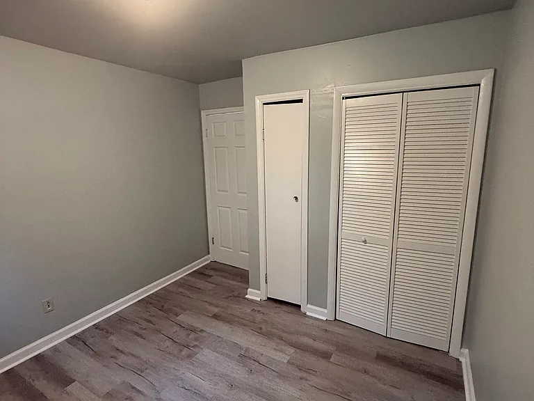 5609 Hollytree Dr — Photo 11