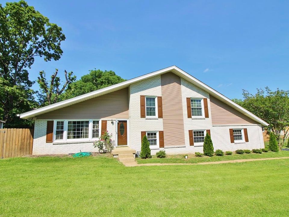 1st image of 2622 Edge O Lake Dr