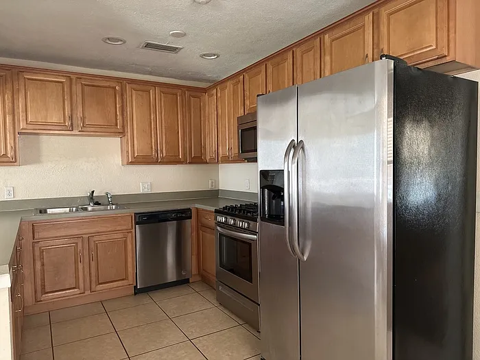 815 W Plymouth St — Photo 9
