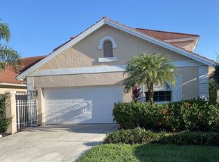 2212 Paget Cir, Naples, FL 34112