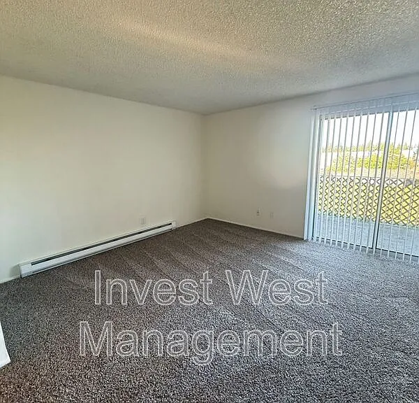319 NE 104th Ave #B — Photo 11