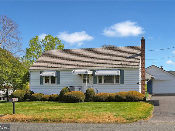 3rd image of 39 S Kemp Rd
