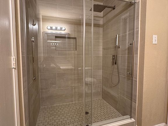3rd image of 1113 Antoinette Dr