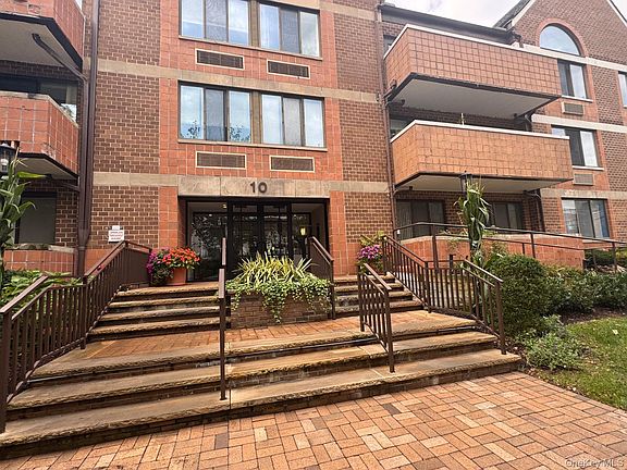 2nd image of 10 Canterbury Road #1B