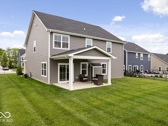 3rd image of 1065 Woodglen Dr