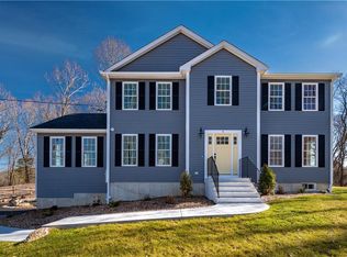 4 Jencks Rd, Cumberland, RI 02864