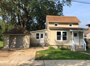 18 Crescent St, Elgin, IL 60123