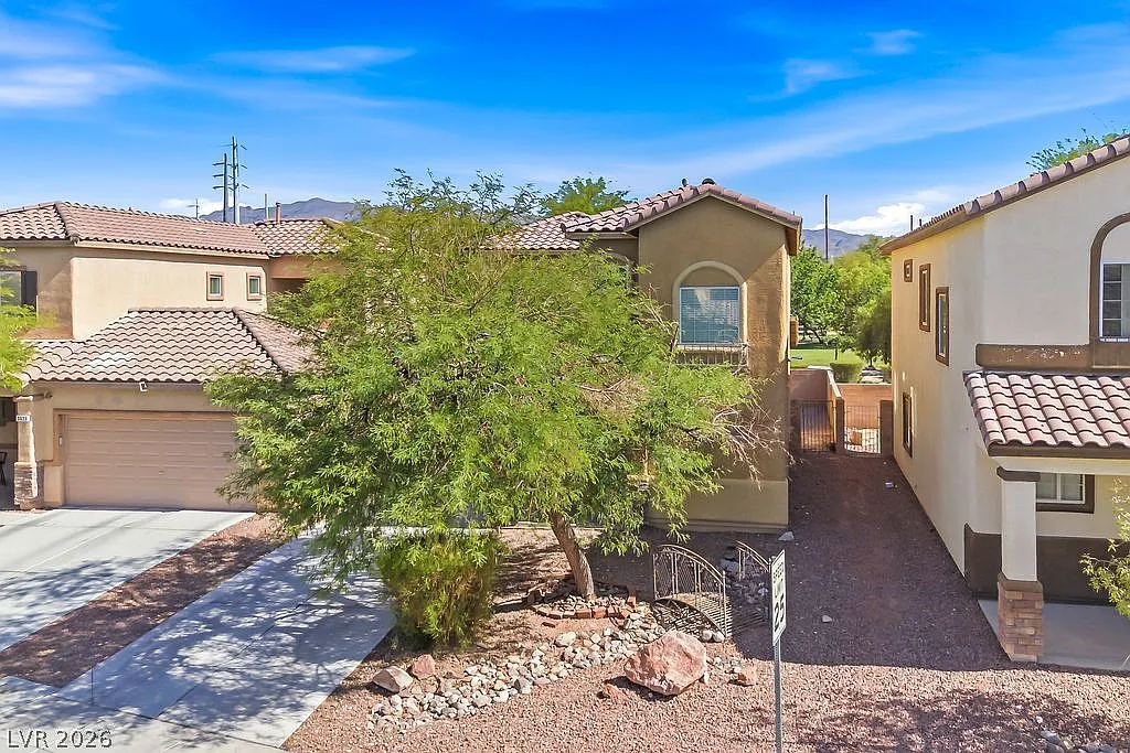 3 bed, 2.5 bath, 1521 sqft, $1,775 — Photo 1