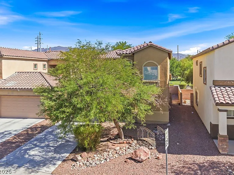 3632 Carisbrook Dr — Photo 1