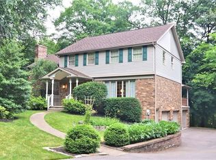 117 Grouse Ln, Sewickley, PA 15143