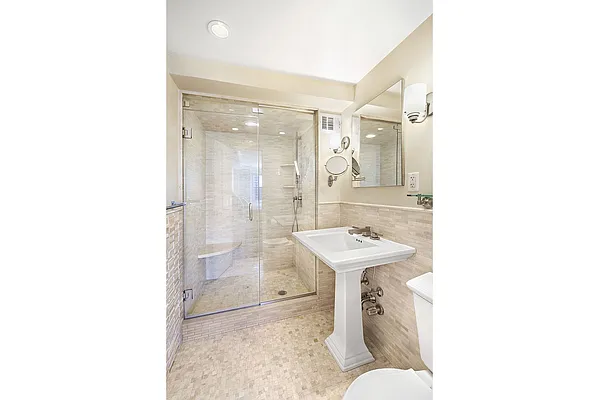 Sold by Warburg | media 13