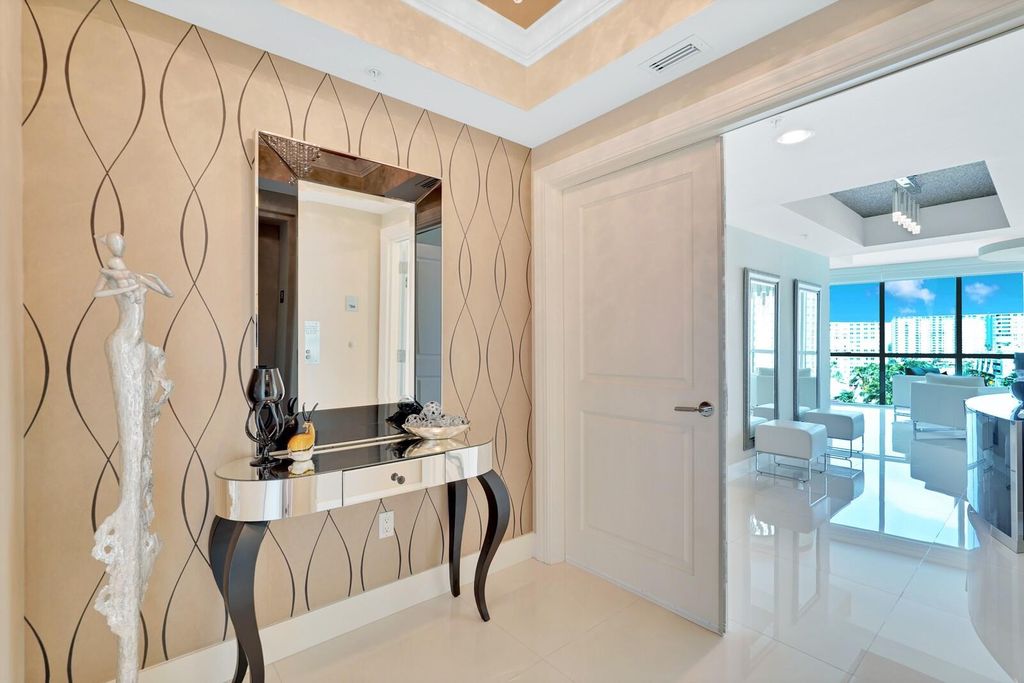 1 N Ocean Boulevard #607, photo 3