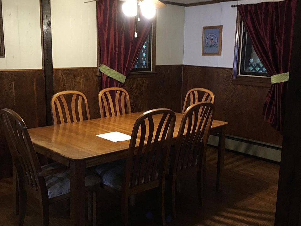 DINING ROOM W/ TABLE AND 6 CHAIRS