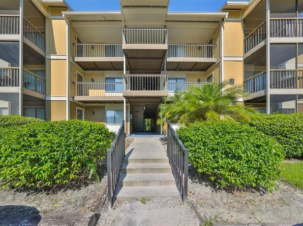 13287 Arbor Pointe Cir APT 201, Tampa, FL 33617