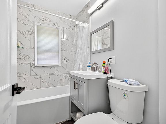 5th image of 252 Main St #1L