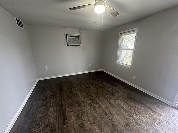 3rd image of 130 Durant St APT B